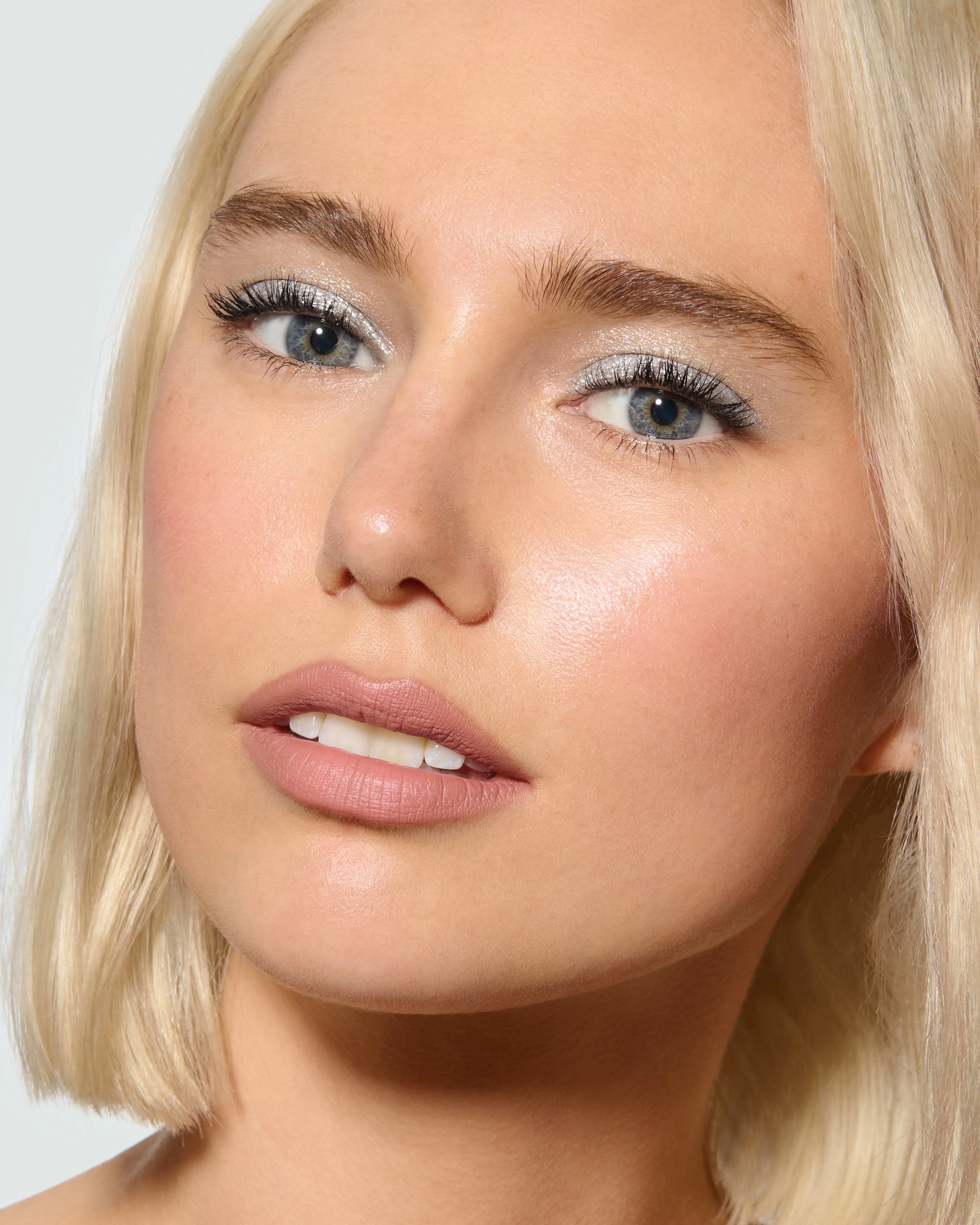 Aria (Liquid Lurex Eyeshadow) - Image 5