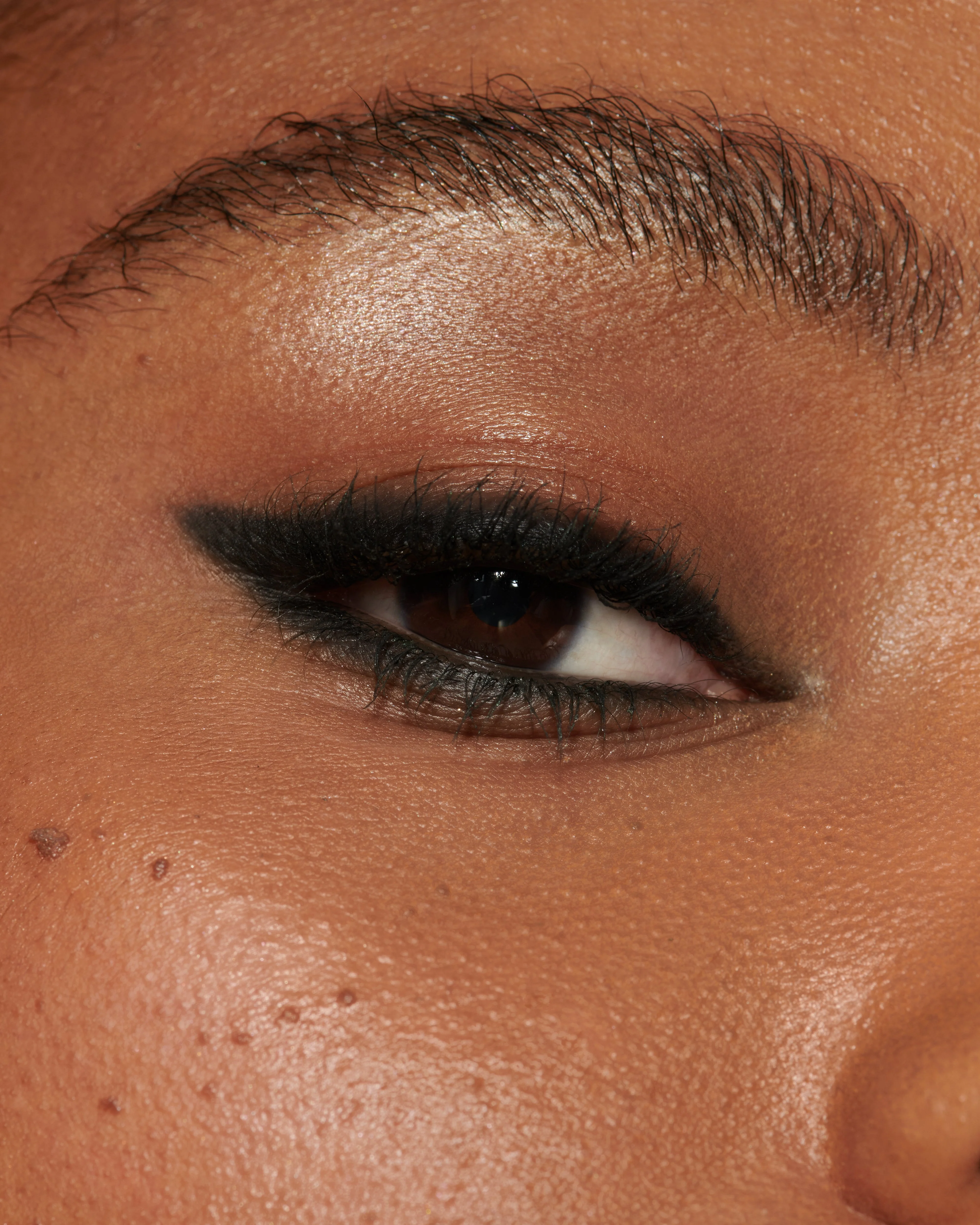 Black Treacle (Seamless Glide Eye Pencil) - Image 5