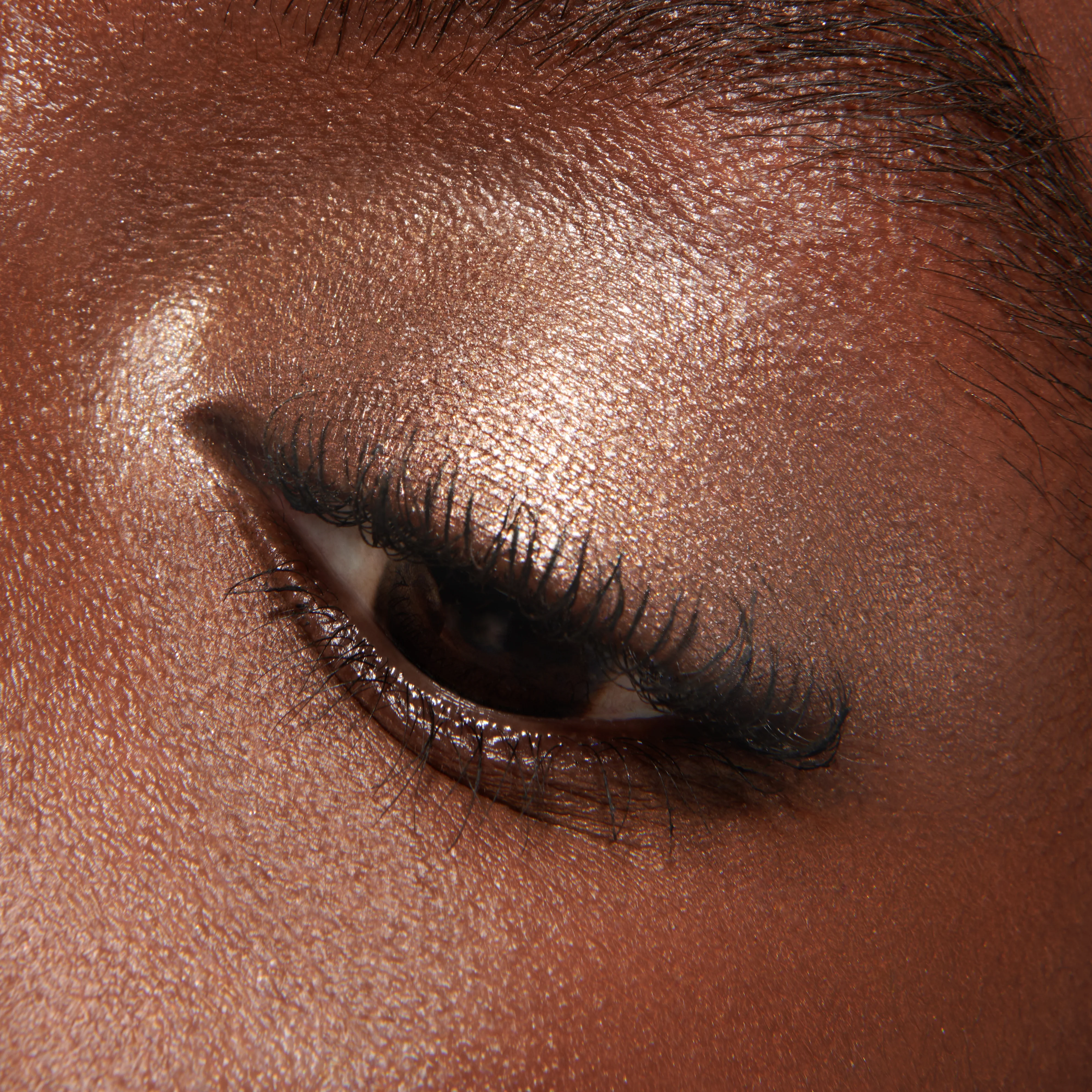 Emily (Liquid Lurex Eyeshadow) - Image 6