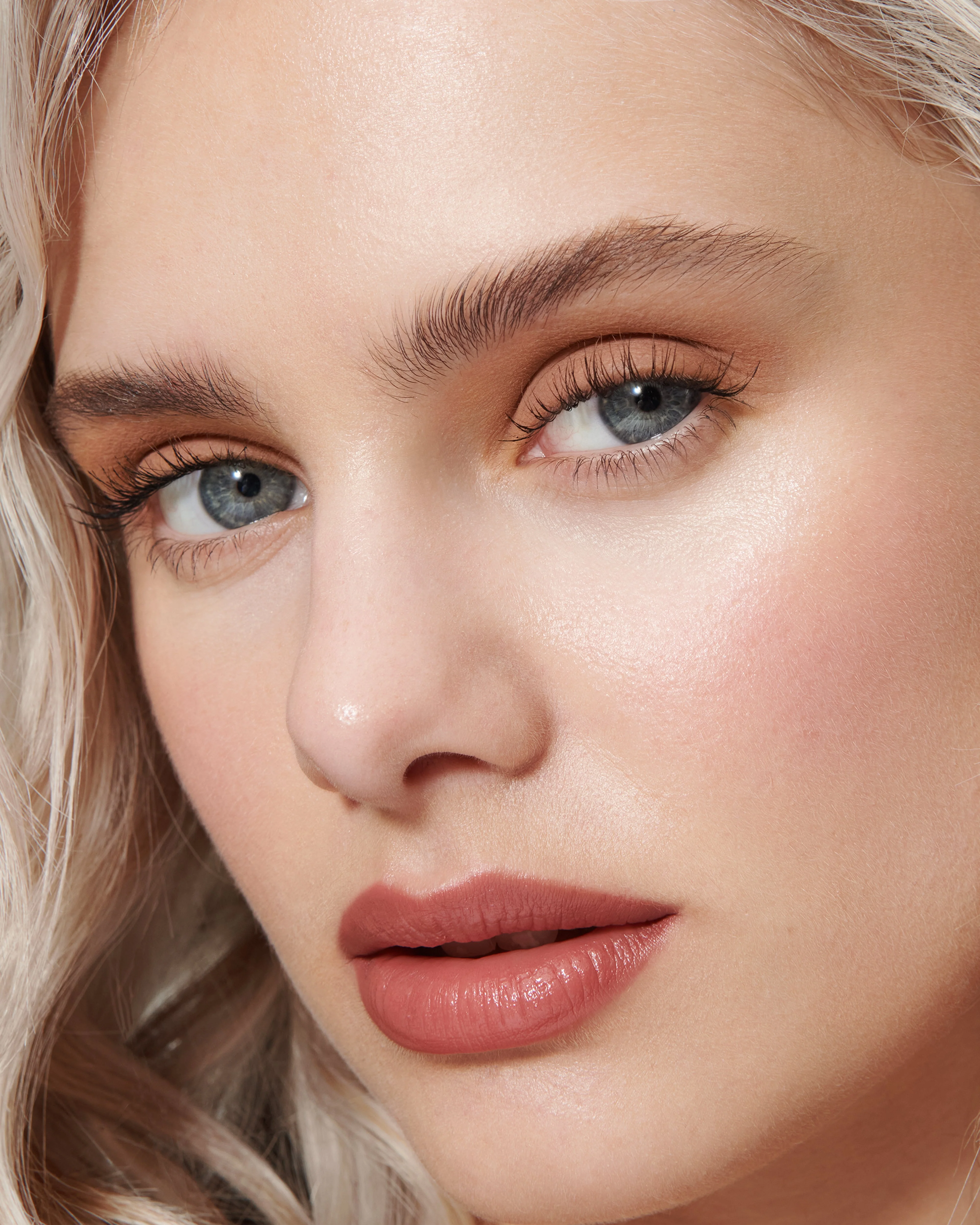 Irene (Liquid Silk Liquid Eyeshadow) - Image 7