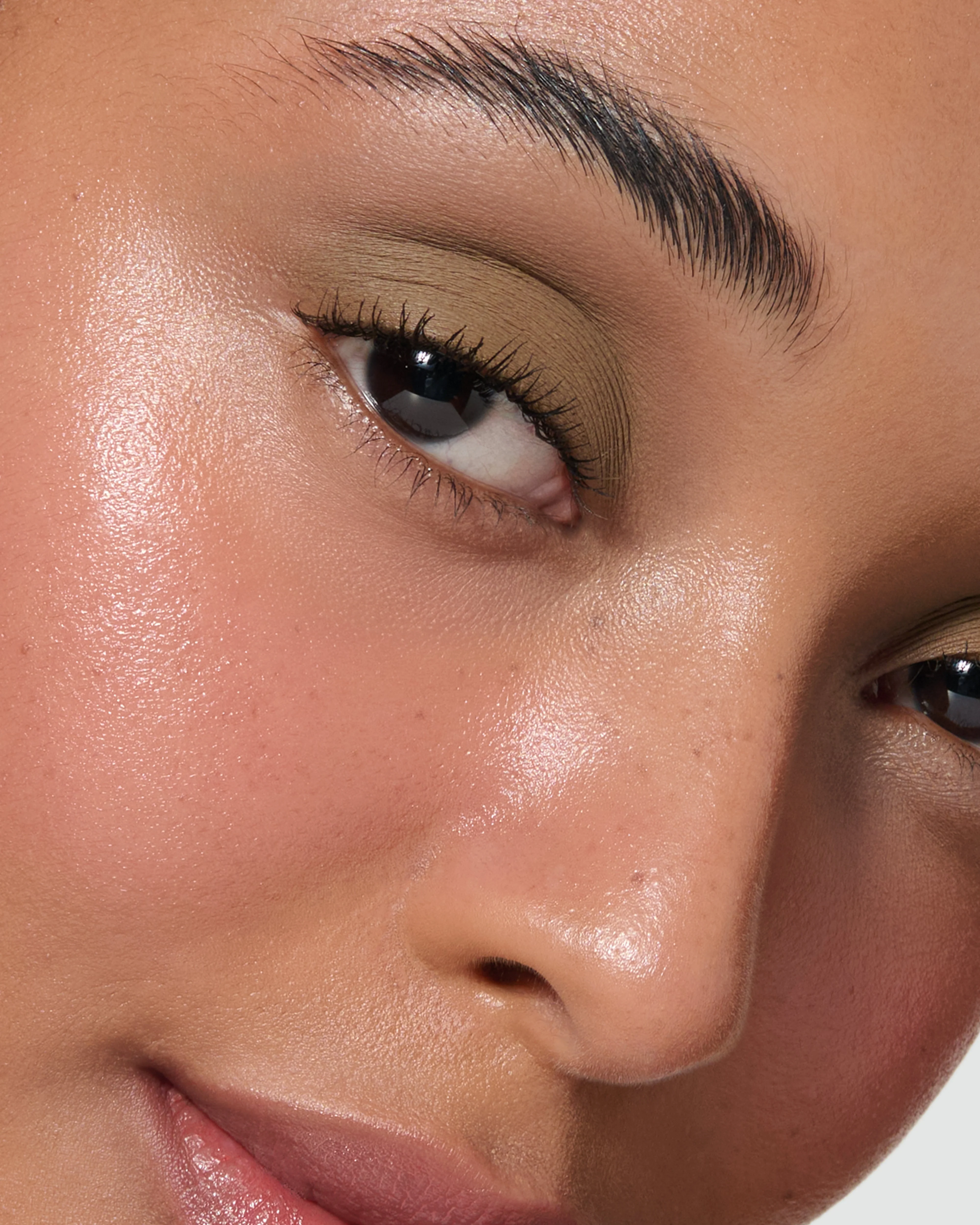 Mimi (Liquid Silk Liquid Eyeshadow) - Image 4