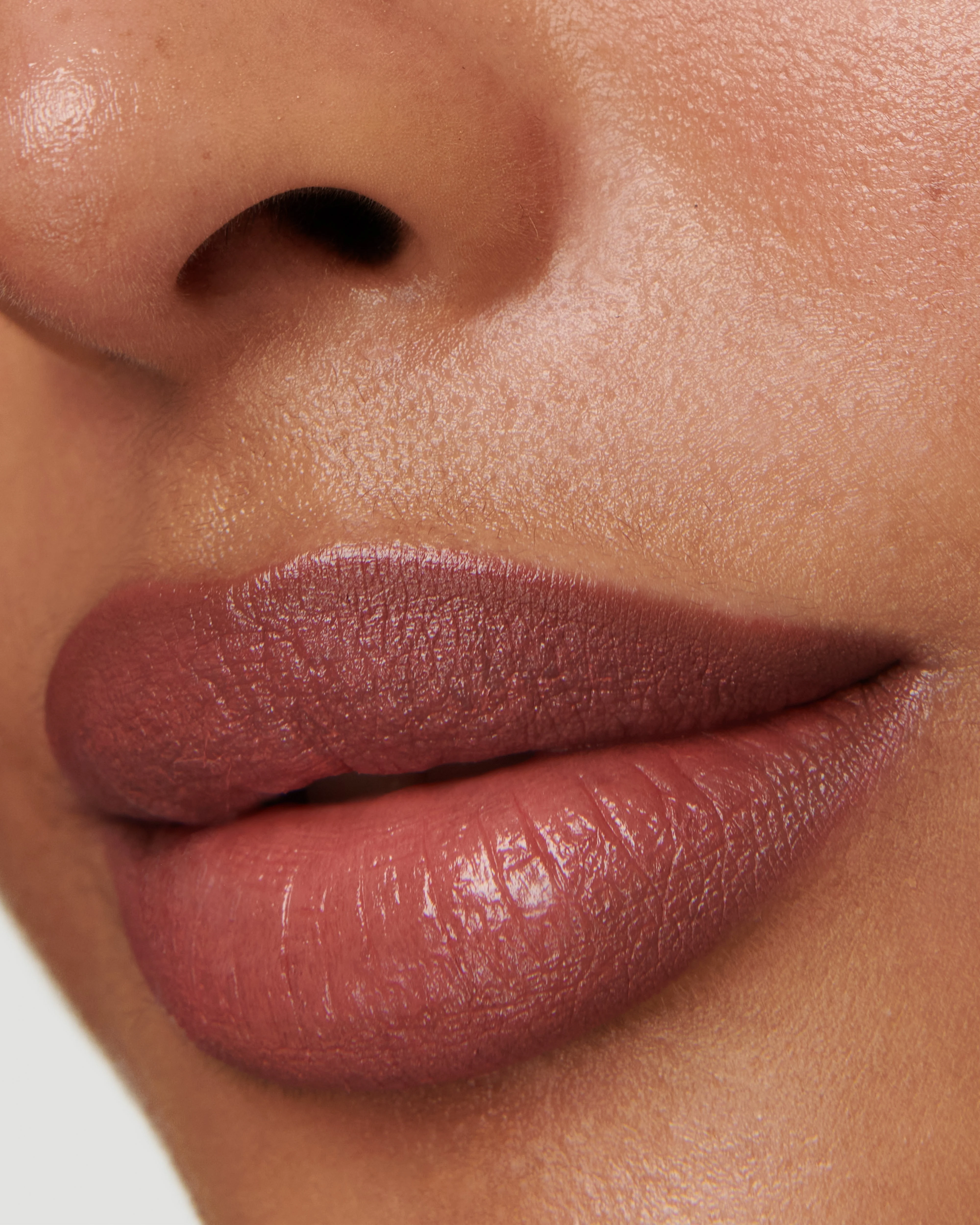 3C Deep Berry (Sculpt and Shade Lip Pencil) - Image 8